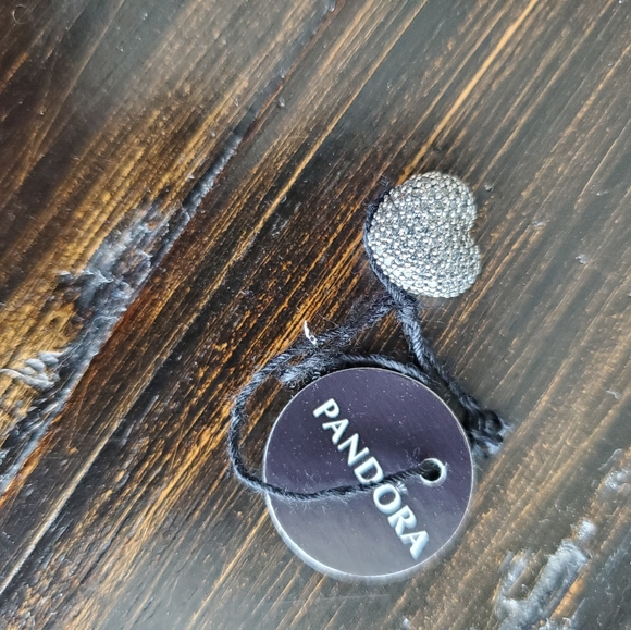 Pandora - Picture 2 of 6